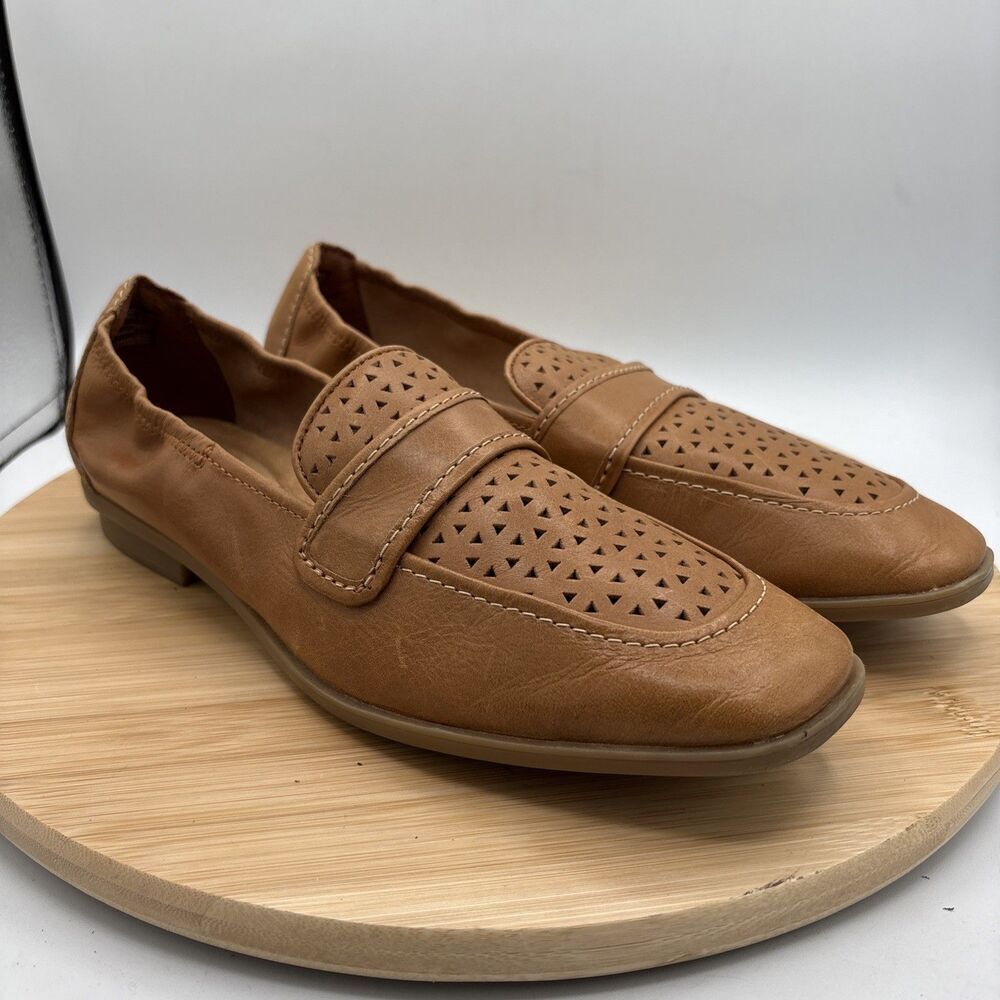 Clarks Lyrical Way Womens Cognac Leather Perforated Loafer Flat Shoe 8.5